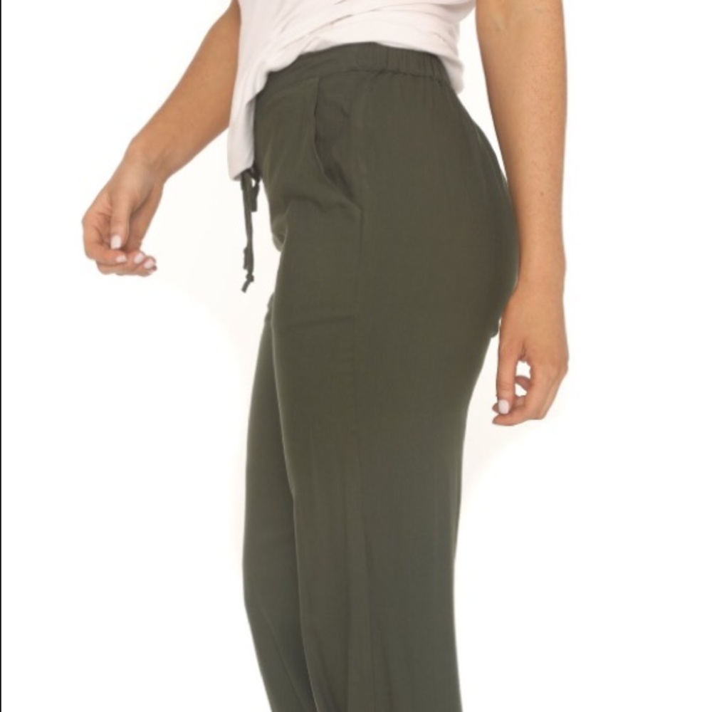 Kittenish apartment pants